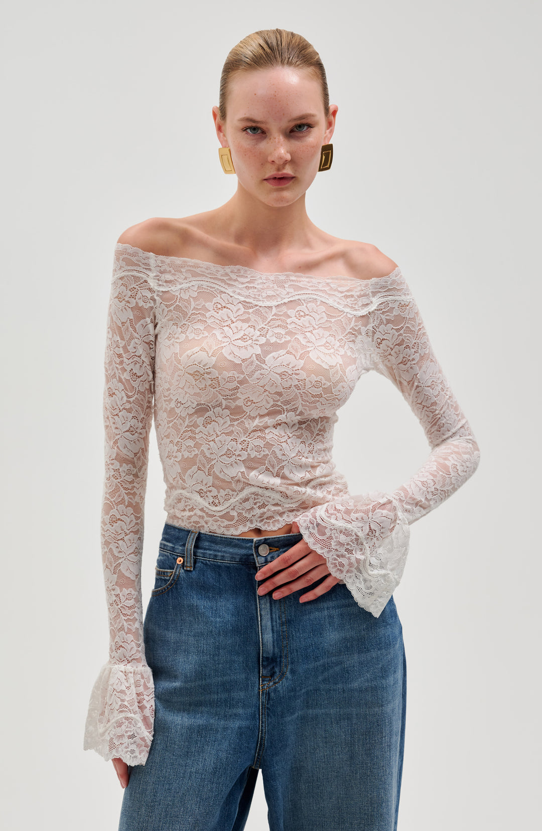 新品　bibiy LOTTY LACE TOP Lace Bustier Top | bebe